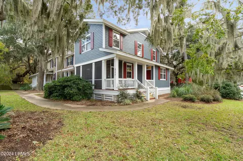 817 15th St #F, Port Royal, SC 29935