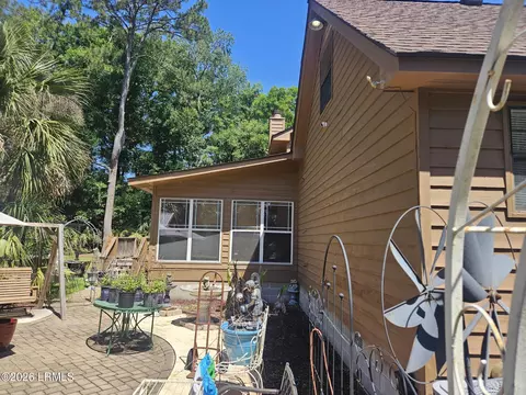 3 Cole Dr, Beaufort, SC 29907