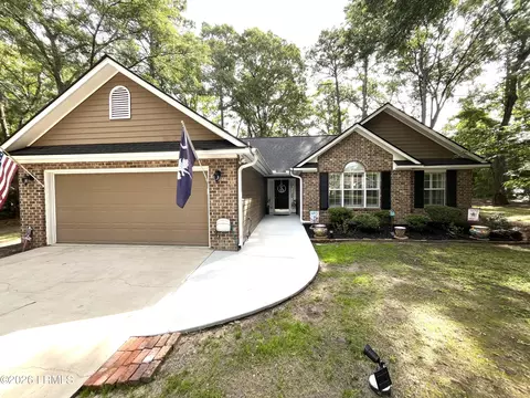 35 Marsh Dr, Beaufort, SC 29907