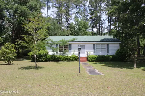 1041 4th St E, Estill, SC 29918