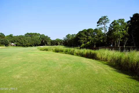 127 Dolphin Point Dr, Beaufort, SC 29907