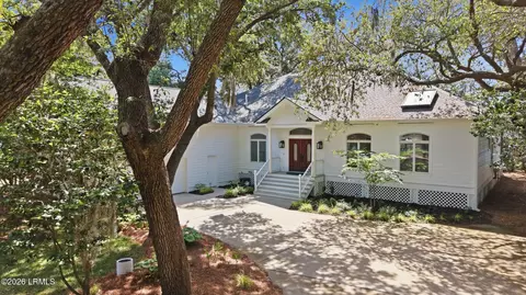 4 Broomfield Ln, Beaufort, SC 29907