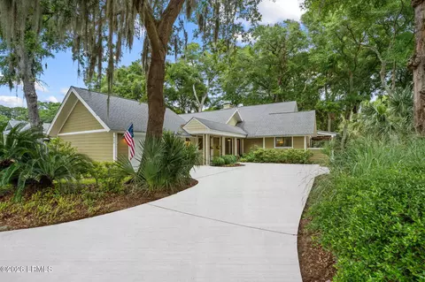 659 S Reeve Rd, Saint Helena Island, SC 29920