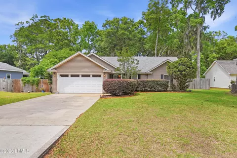 16 Sherwood Ln, Beaufort, SC 29907