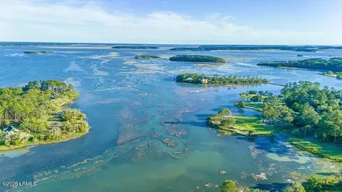 35 Wee Rd #35, Hilton Head Island, SC 29926