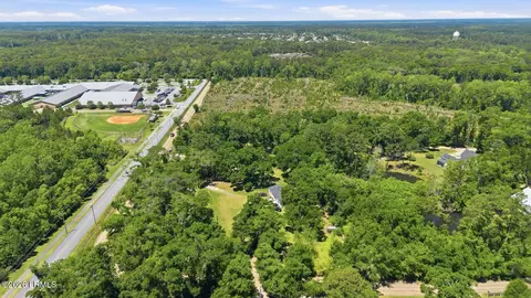 73 Davis Rd, Bluffton, SC 29910 photo 5