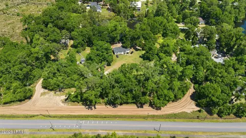 73 Davis Rd, Bluffton, SC 29910 photo 2