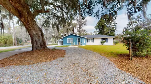 2011 Cypress St, Beaufort, SC 29906