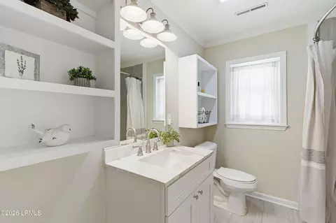 Bath - 213 Sharon Ave, Hampton, SC 29924 photo 3 of 4