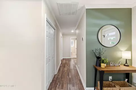 Entry Way - 213 Sharon Ave, Hampton, SC 29924 photo 2 of 3