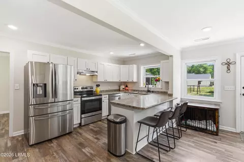 Kitchen - 213 Sharon Ave, Hampton, SC 29924 photo 1 of 2