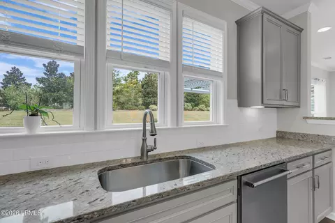 Kitchen - 15 Turnberry Ct, Bluffton, SC 29909 photo 6 of 7