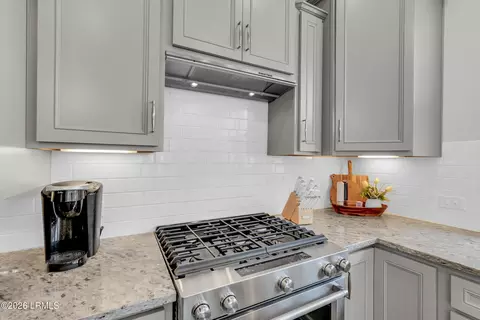 Kitchen - 15 Turnberry Ct, Bluffton, SC 29909 photo 7 of 7