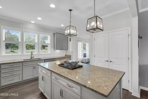 Kitchen - 15 Turnberry Ct, Bluffton, SC 29909 photo 4 of 7