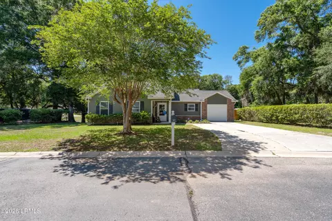 3 Avalon Dr, Beaufort, SC 29907