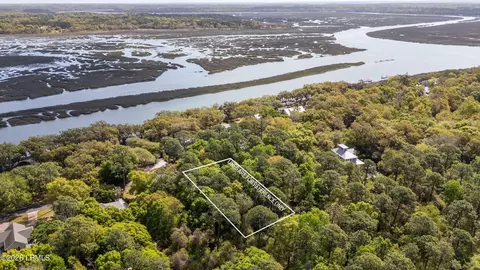 245 Distant Island Dr, Beaufort, SC 29907