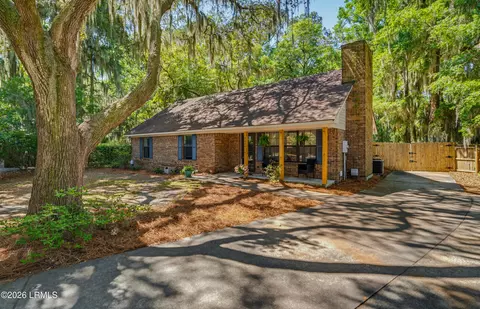 2406 Grinkley Ct, Port Royal, SC 29935