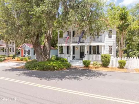 509 Hamar St, Beaufort, SC 29902