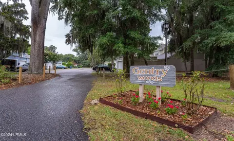 900 Brotherhood Rd #B2, Beaufort, SC 29902