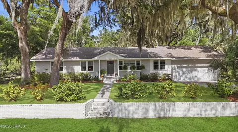 1403 Harrington St, Beaufort, SC 29902
