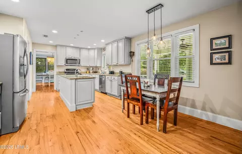 864 Ribaut Rd, Beaufort, SC 29902
