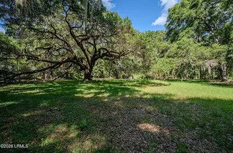 99 Meridian Rd, Beaufort, SC 29907