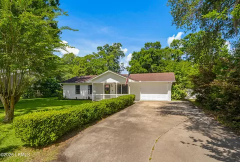 13 Blythewood Rd, Beaufort, SC 29907