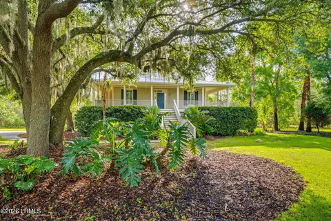 2 Turnstone Dr N, Beaufort, SC 29907