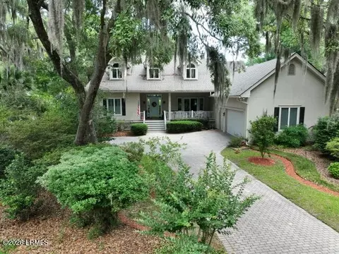 410 Island Cir E, Saint Helena Island, SC 29920