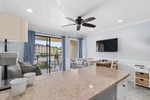 40 Folly Field Rd #B102, Hilton Head Island, SC 29926