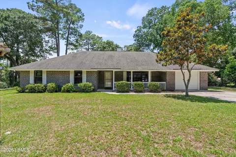 22 Chesterfield Dr, Beaufort, SC 29906
