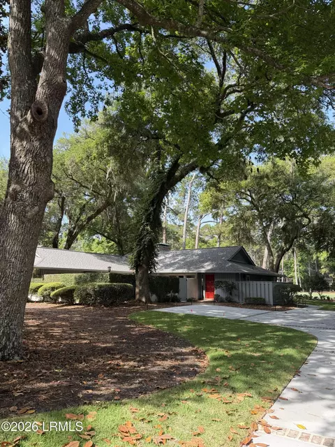 20 Spanish Moss Rd, Hilton Head Island, SC 29928