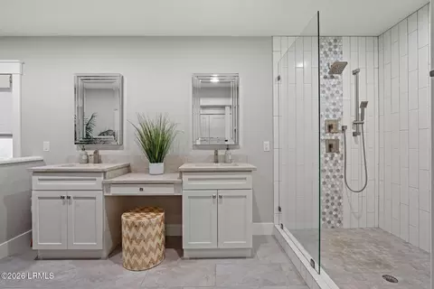 Bath - 10 Johnston Way #E, Bluffton, SC 29910 photo 1 of 6