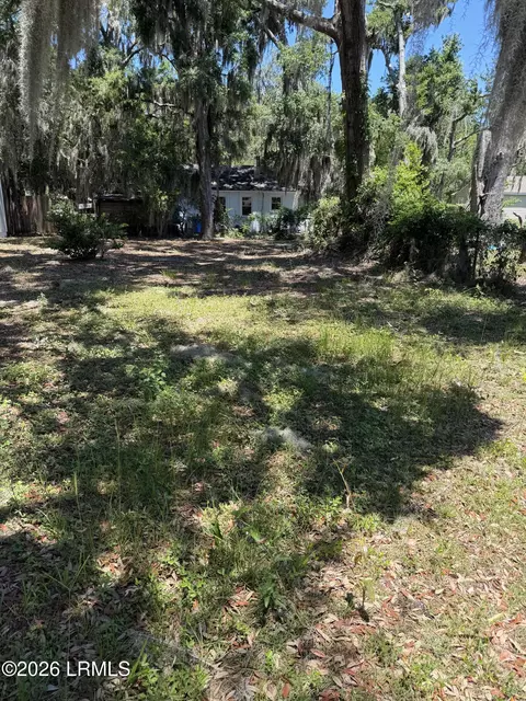 1103 Emmons St, Beaufort, SC 29902