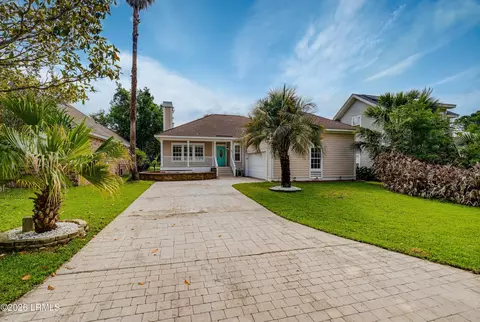 54 Tuscarora Ave, Beaufort, SC 29907