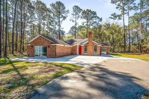 1 Royal Pines Blvd, Beaufort, SC 29907