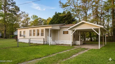 104 Castle Rock Rd, Beaufort, SC 29906