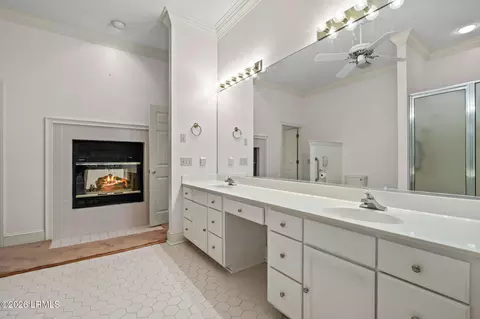 Bath - 5 Hackamore Dr, Bluffton, SC 29910 photo 3 of 3