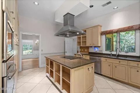 Kitchen - 5 Hackamore Dr, Bluffton, SC 29910 photo 1 of 3