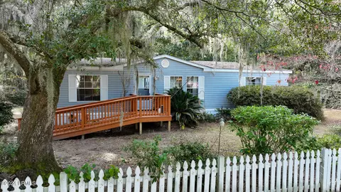 21 Mixon Rd, Saint Helena Island, SC 29920