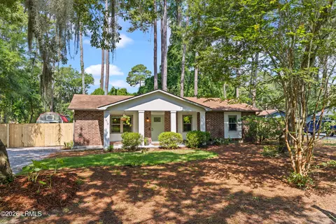 1813 Drayton Dr, Port Royal, SC 29935