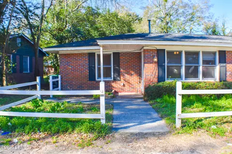 1810 6th St #A, Beaufort, SC 29902