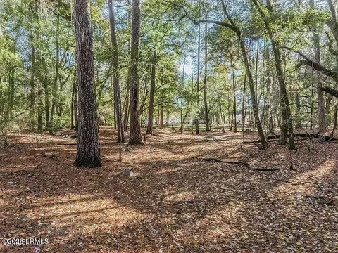 386 Brickyard Point Rd S, Beaufort, SC 29907