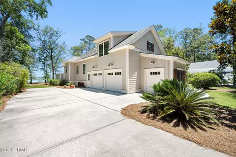 12 Dolphin Ln, Okatie, SC 29909