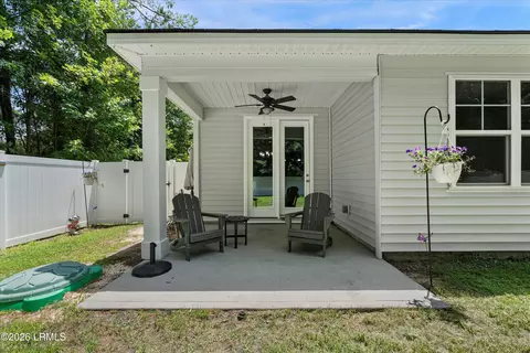 Exterior - 102 Tanners Run, Bluffton, SC 29910 photo 2 of 6