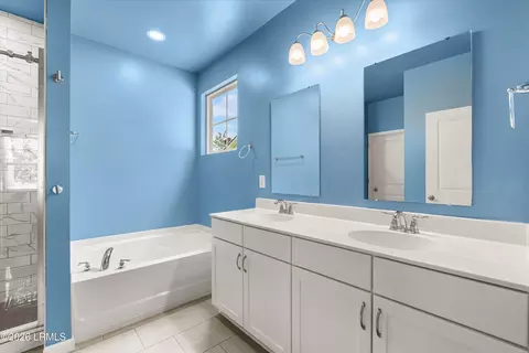 Bath - 102 Tanners Run, Bluffton, SC 29910 photo 2 of 3