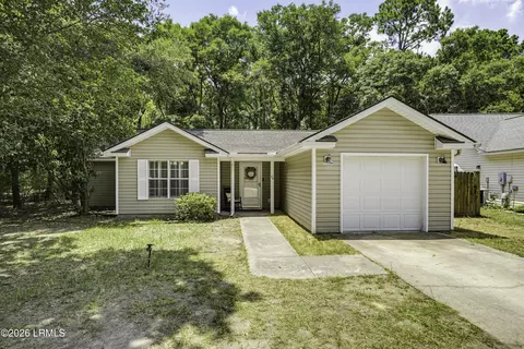 24 Eagle Trace Ct, Beaufort, SC 29907