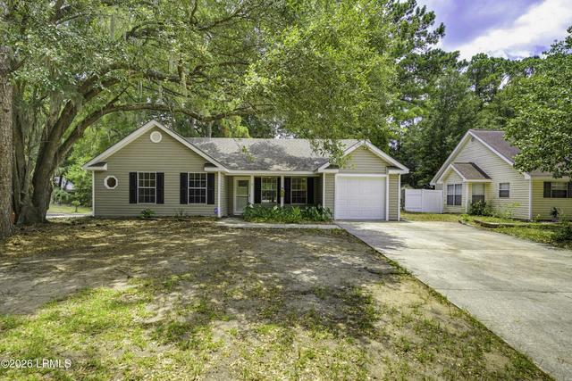 3 Eagle Trace Ct, Beaufort, SC 29907