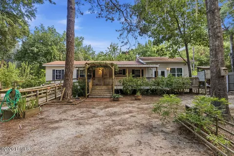 21 Sandstone Cir, Beaufort, SC 29906