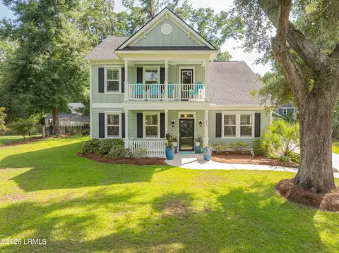 203 Black Skimmer Dr W, Beaufort, SC 29907